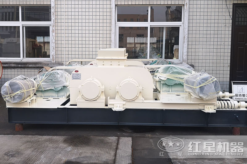 小型對輥制砂機(jī)圖片